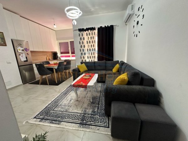 Shitet, Apartament 2+1, Kompleksi Mangalem, Tiranë.