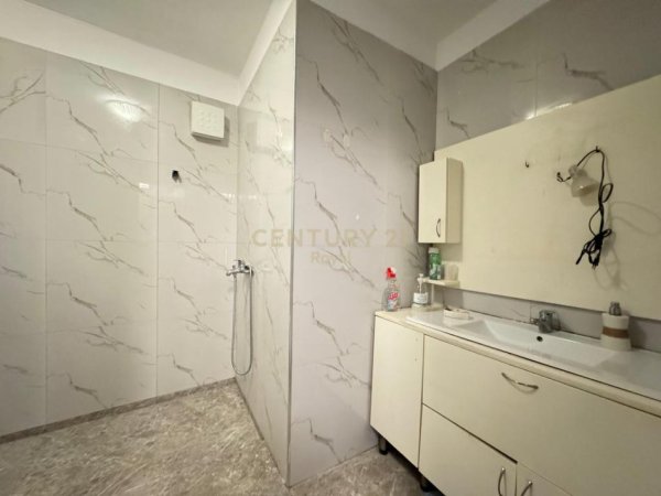 shitet apartament 2+1 Kati 1, 95 m² 176.500 € (Rruga Dritan Hoxha, Tirane)
