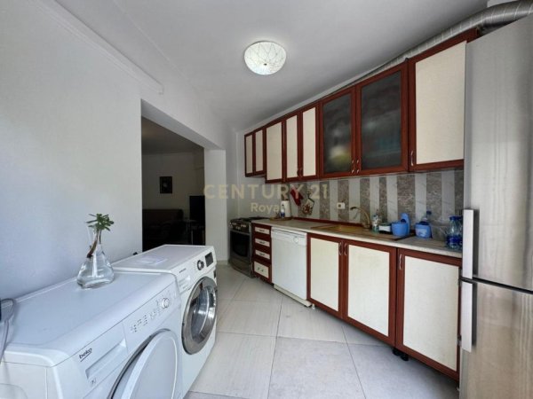 shitet apartament 2+1 Kati 1, 95 m² 176.500 € (Rruga Dritan Hoxha, Tirane)