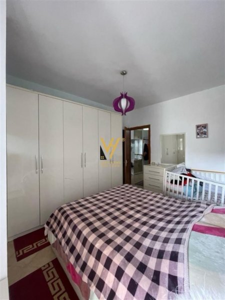 Tirane, jepet me qera apartament 1+1+Ballkon Kati 3, 73 m² 400 € (YZBERISHT)