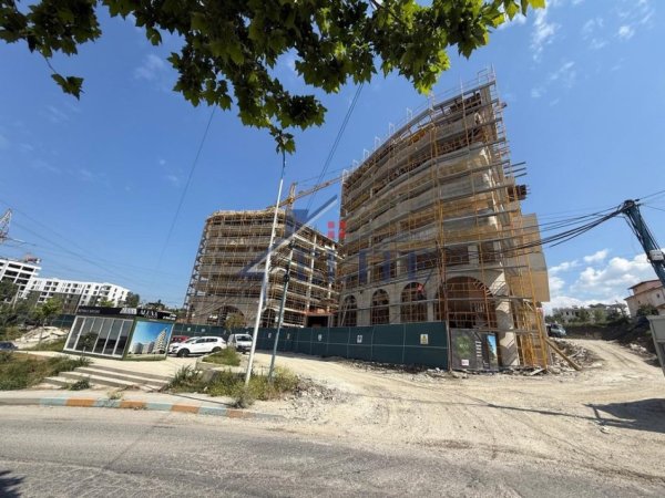 Tirane, shitet apartament 3+1+Ballkon Kati 3, 148 m² 162.250 € (Aluna Kompleks)