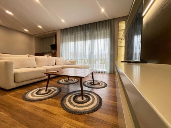 Tirane, jepet me qera apartament 2+1+Ballkon Kati 2, 115 m² 1.200 € 