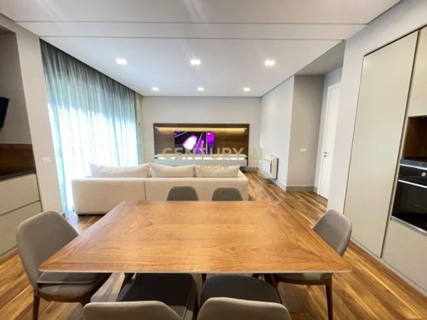 Tirane, jepet me qera apartament 2+1+Ballkon Kati 2, 115 m² 1.200 € 