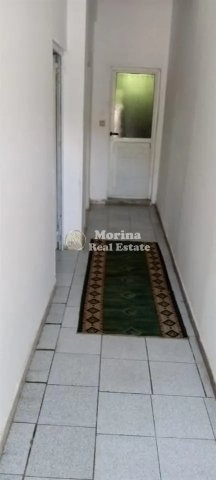 Tirane, jepet me qera shtepi 1+1 Kati 1, 60 m² 300 € (Brryli)