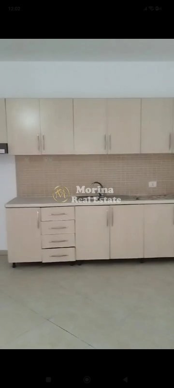 Tirane, jepet me qera apartament 2+1 Kati 3, 125 m² 350 € (Fresku)
