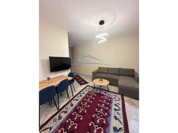 Tirane, jepet me qera apartament 1+1 Kati 15, 47 m² 650 € (Qendër, 9-katëshet)