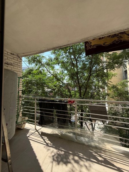 Tirane, jepet me qera apartament 3+1+Ballkon Kati 4, 85 m² 600 € (Mozaiku i Tiranes)
