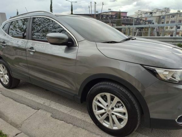 Nissan Qashqai viti 2015 panoramik, full option, automat, 1.6 TDI, navi, 13000 €