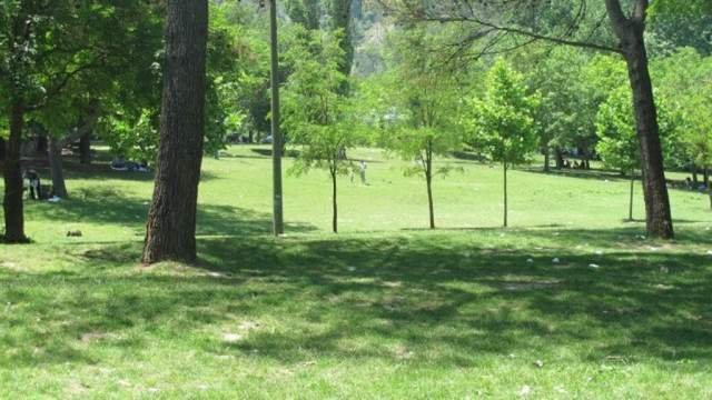Peze e Madhe, ndertese me siperfaqe 360 m2 e ndertuar me nje dhe dy kate ne nje siperfaqe 11.380m2 toke.