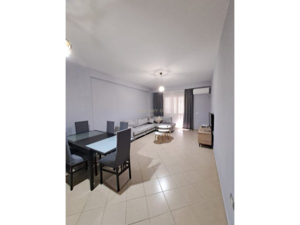 Tirane, jepet me qera apartament 2+1 Kati 3, 100 m² 450 € 