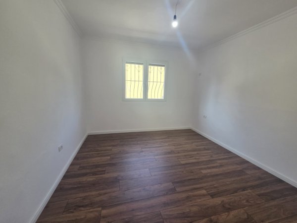 Tirane, shitet apartament 1+1 Kati 2, 122.000 € 