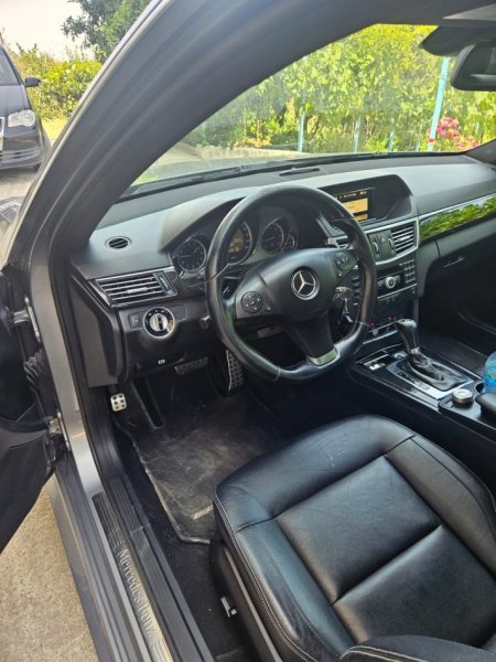 Tirane, shes makine Mercedes Benz Nafte, automatik Kondicioner 280 km 9.500 €