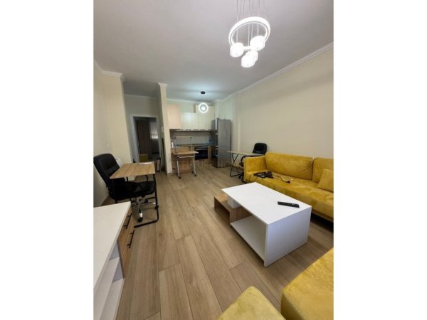Tirane, jepet me qera apartament 2+1 Kati 7, 83 m² 700 € (rezidencën Drini)