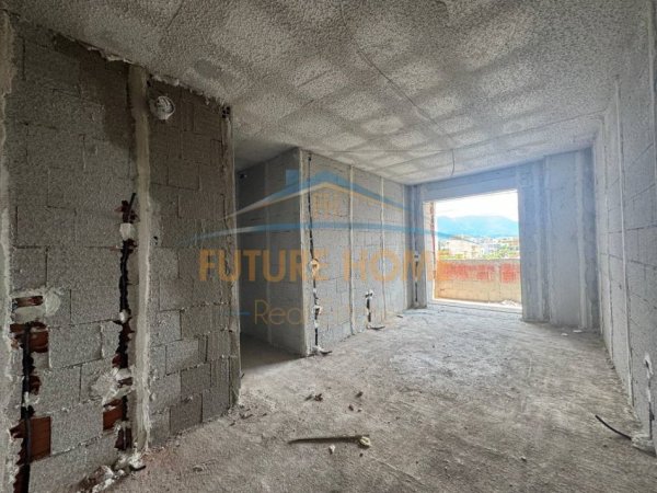 Tirane, shes apartament 2+1 Kati 3, 91 m² 90.000 € (Univers City)