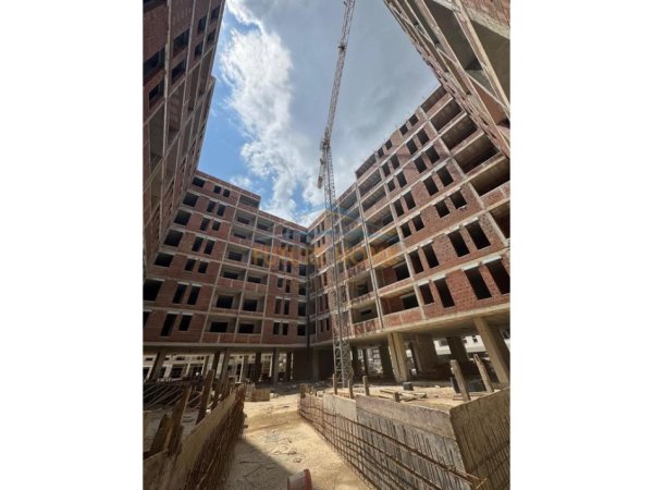 Tirane, shes apartament 2+1 Kati 3, 91 m² 90.000 € (Univers City)