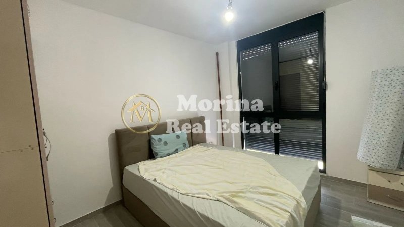 Tirane, jepet me qera apartament 3+1 Kati 3, 113 m² 600 € (Rruga 5 Maji)