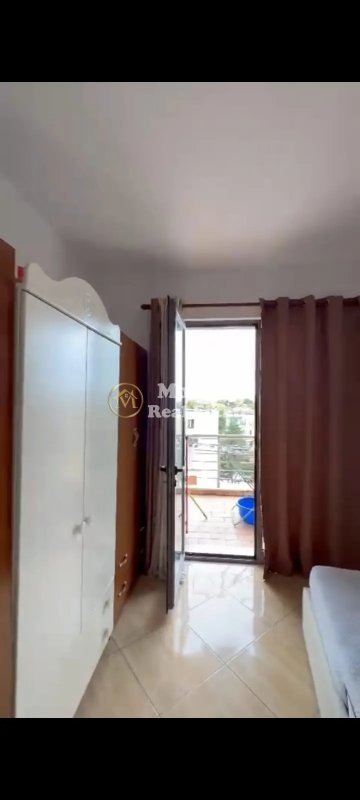 Tirane, jepet me qera apartament 1+1+Ballkon Kati 5, 65 m² 450 € (Rruga e Dibres- Rezidenca Tower Bridge 3)