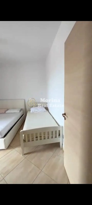Tirane, jepet me qera apartament 1+1+Ballkon Kati 5, 65 m² 450 € (Rruga e Dibres- Rezidenca Tower Bridge 3)