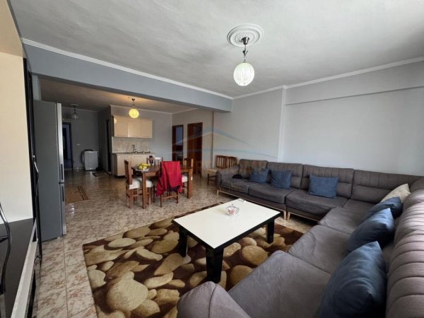 Shitet, Apartament 2+1 Laprake, Tiranë.