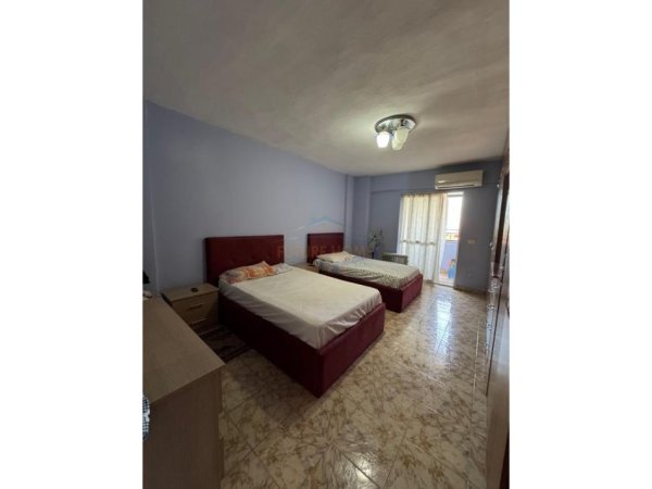 Shitet, Apartament 2+1 Laprake, Tiranë.