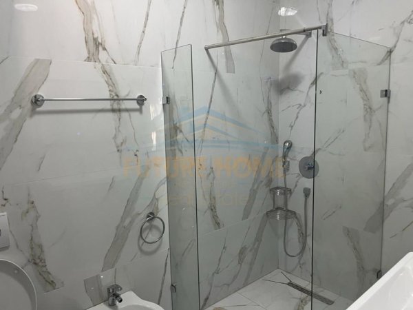 Shitet, Apartament 1+1+Post Parkimi, Rruga e Barrikadave, Tirane