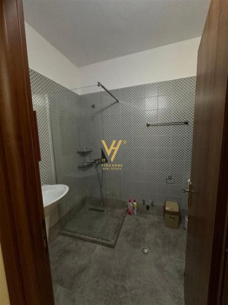 Tirane, jepet me qera apartament 2+1+Ballkon Kati 7, 110 m² 470 € (ASTIR)
