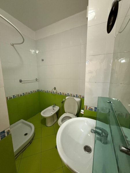 Tirane, jepet me qera apartament 2+1 Kati 5, 75 m² 500 € (Spitali Gjerman Rruga e Kavajes)