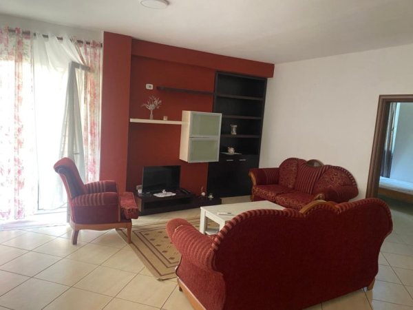 Tirane, jepet me qera apartament 2+1+Ballkon Kati 3, 115 m² 500 € (Fondacioni Eleonor)