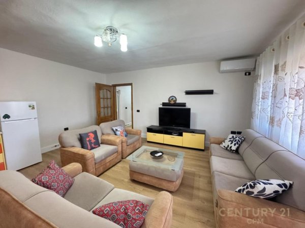 Tirane, jepet me qera apartament 1+1+Ballkon Kati 5, 80 m² 500 € 