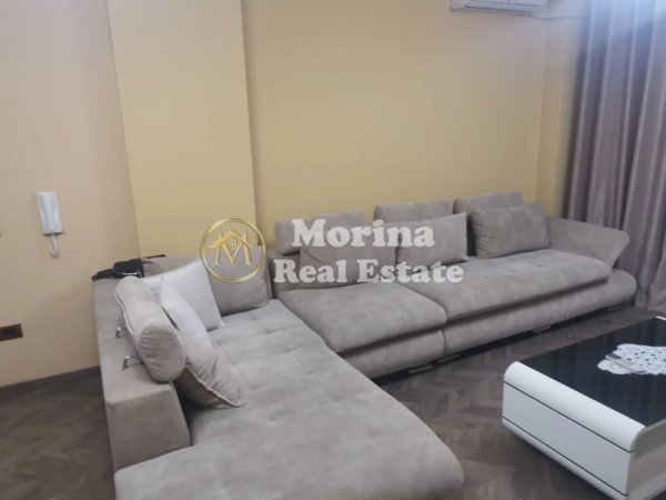 Tirane, jepet me qera apartament 2+1 Kati 4, 120 m² 800 € (Liqeni i thate)