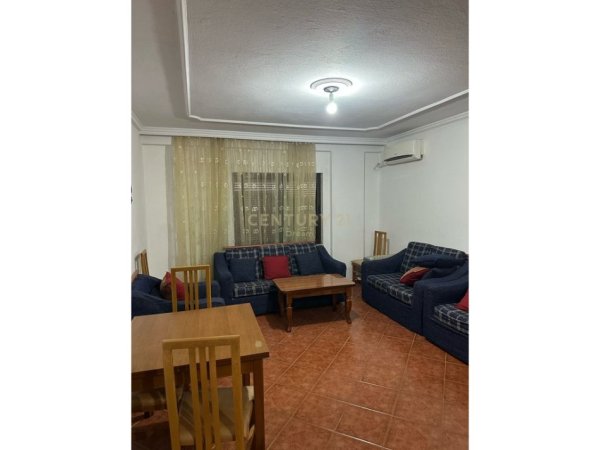 Tirane, jepet me qera apartament 2+1 Kati 9, 95 m² 430 € (Tv Klan)