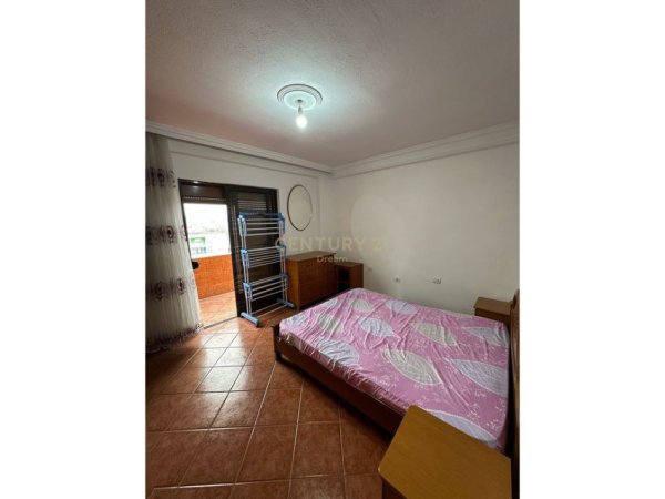 Tirane, jepet me qera apartament 2+1 Kati 9, 95 m² 430 € (Tv Klan)