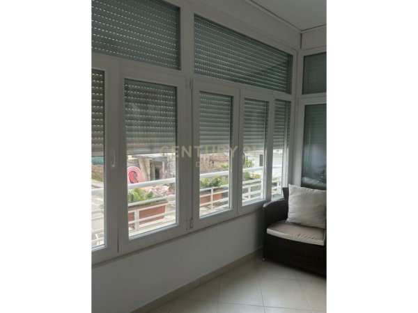 Tirane, jepet me qera apartament 2+1+Ballkon Kati 2, 100 m² 480 € (Njesia Bashkiake nr 12)