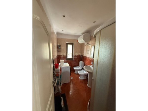 Tirane, jepet me qera apartament 2+1 Kati 5, 90 m² 600 € (Oxhaku)