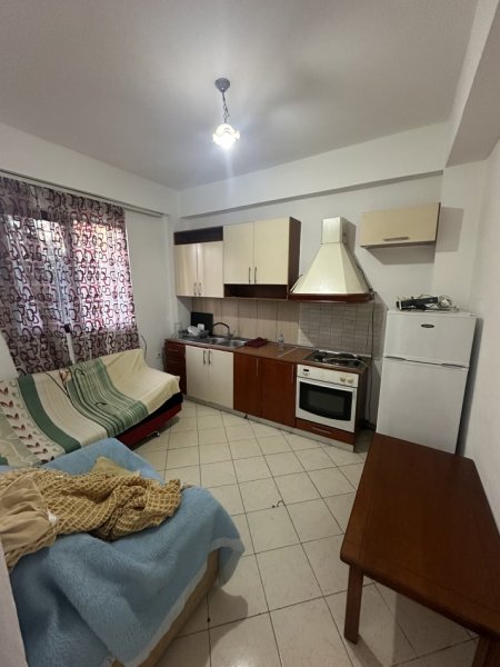 Tirane, jepet me qera shtepi 1+1 Kati 1, 55 m² 250 € (Rruga Jordan Misja , Bar Alesio)
