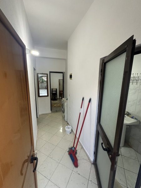 Tirane, jepet me qera shtepi 1+1 Kati 1, 55 m² 250 € (Rruga Jordan Misja , Bar Alesio)