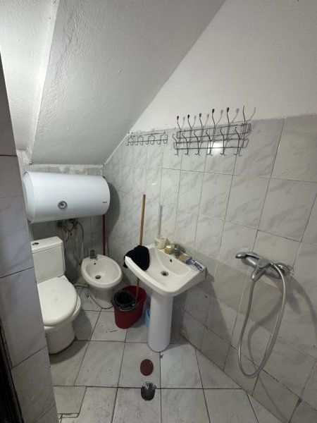 Tirane, jepet me qera shtepi 1+1 Kati 1, 55 m² 250 € (Rruga Jordan Misja , Bar Alesio)