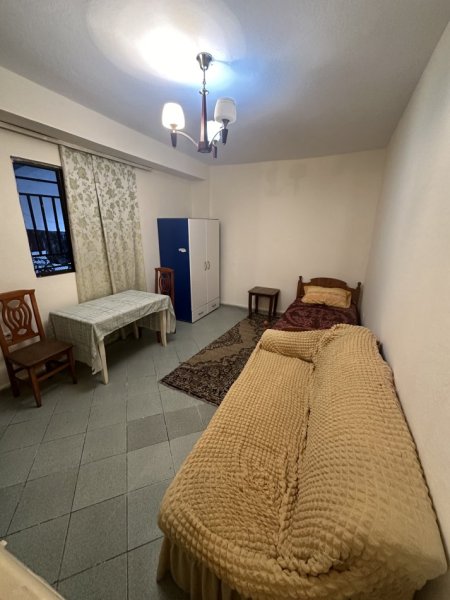 Tirane, jepet me qera garsonier Kati 1, 40 m² 200 € (Rruga Jordan Misja , Bar Alesio)