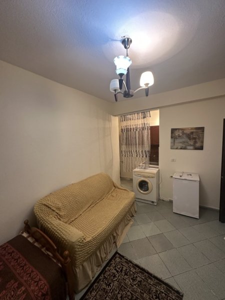 Tirane, jepet me qera garsonier Kati 1, 40 m² 200 € (Rruga Jordan Misja , Bar Alesio)