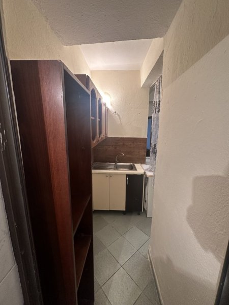 Tirane, jepet me qera garsonier Kati 1, 40 m² 200 € (Rruga Jordan Misja , Bar Alesio)