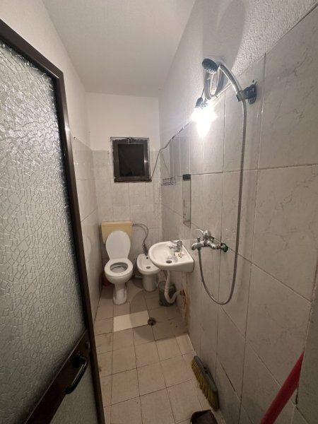 Tirane, jepet me qera garsonier Kati 1, 40 m² 200 € (Rruga Jordan Misja , Bar Alesio)