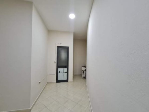 Tirane, shitet ambjent biznesi Kati 0, 25 m² 65.000 Euro (Rruga Qemal Stafa)