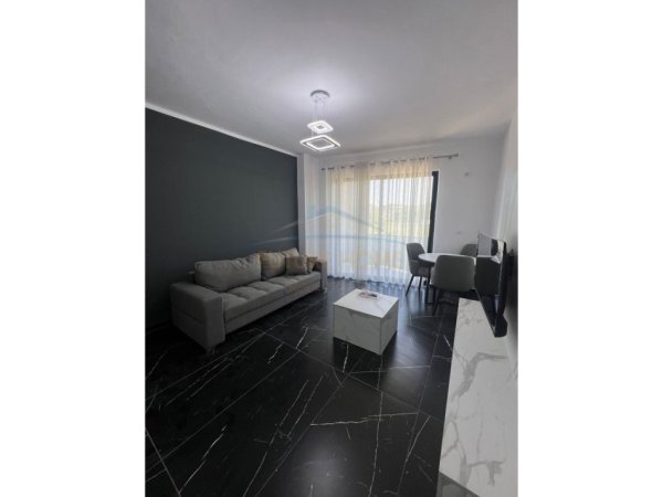 Durres, shes apartament 1+1 Kati 3, 51 m² 75.000 € (Prane Pishave te Buta, Mali i Robit)