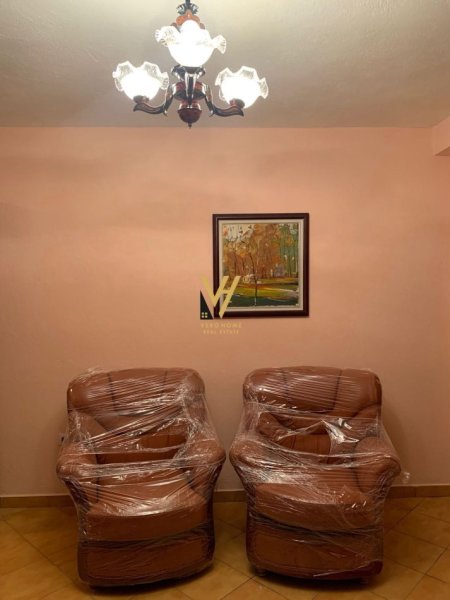 Tirane, jepet me qera apartament 2+1+Ballkon Kati 9, 90 m² 650 € (KOMUNA E PARISIT)