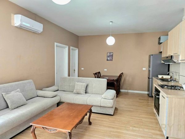 Tirane, jepet me qera apartament 1+1 , 70 m² 600 € (Eduard Mano)