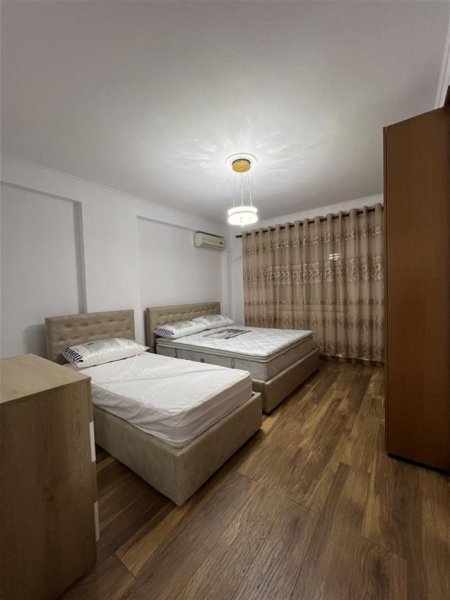 Tirane, jepet me qera apartament 1+1+Ballkon Kati 1, 68 m² 570 € (Ministria e Jashtme)