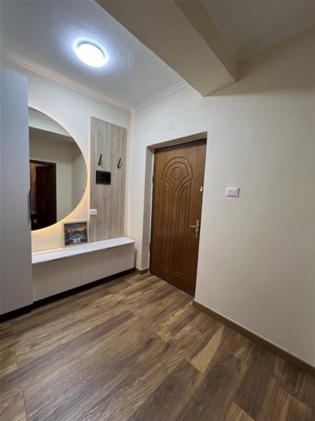 Tirane, jepet me qera apartament 1+1+Ballkon Kati 1, 68 m² 570 € (Ministria e Jashtme)