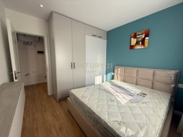 Tirane, jepet me qera apartament 1+1+Ballkon Kati 5, 35 m² 450 € 