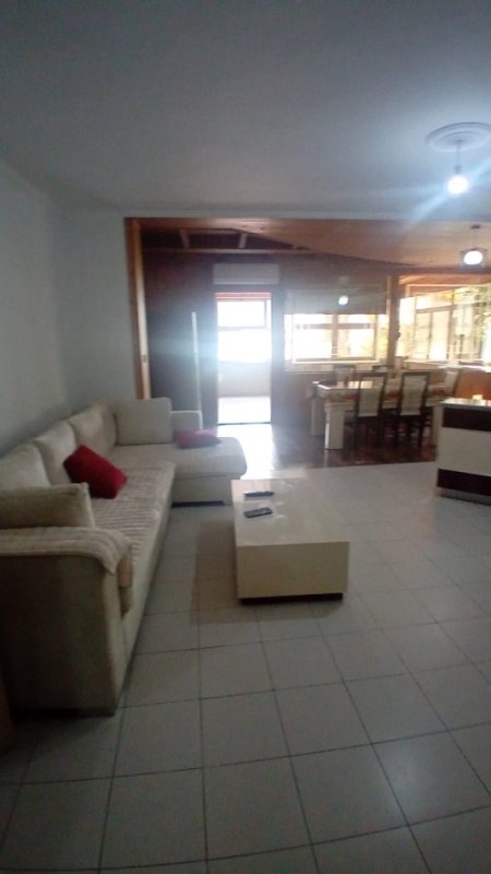 Tirane, jepet me qera apartament 2+1+Ballkon Kati 2, 160 m² 500 € (Yzberisht prane Big Market Bulevard)
