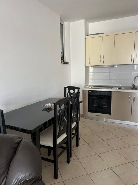 Tirane, jepet me qera apartament 1+1+Ballkon Kati 7, 70 m² 35.000 leke (Astir perballe Fratarit)
